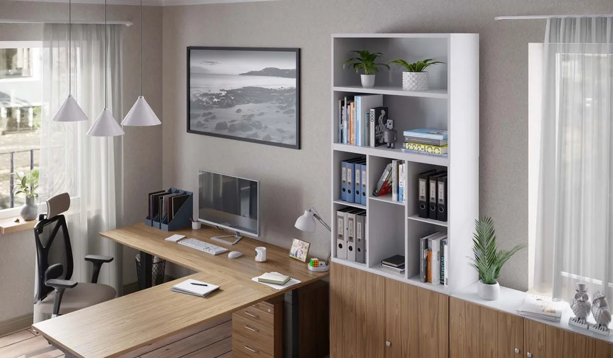 2022-10-14_HQ_CameraView_V6_PostProcessed-(1) Ein ruhiges, helles Einzelbüro mit organisiertem Schreibtisch, an dem ein Computer und notwendiges Zubehör stehen, umgeben von Regalen mit Ordnern und Büchern, neben einem großen Fenster mit sanfter Beleuchtung und einem beruhigenden Bild an der Wand.